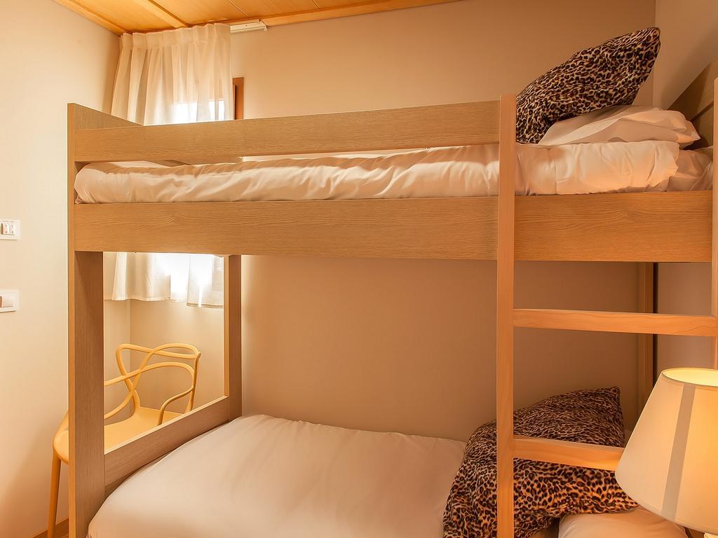 Bungalow de 2 dormitorios con vistas al mar y acceso al parque Terra Natura (2 adultos)