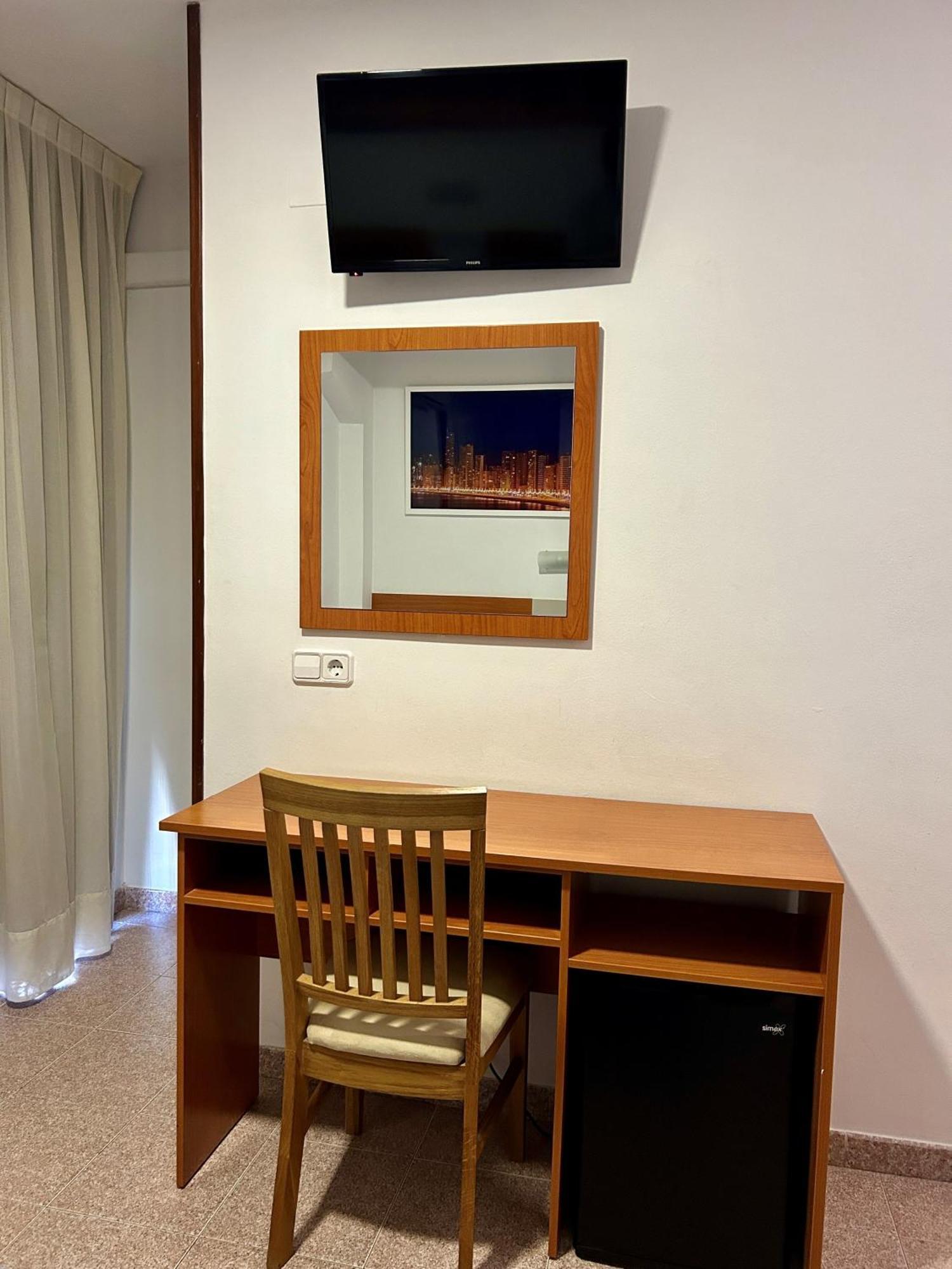 Standard Queen Room