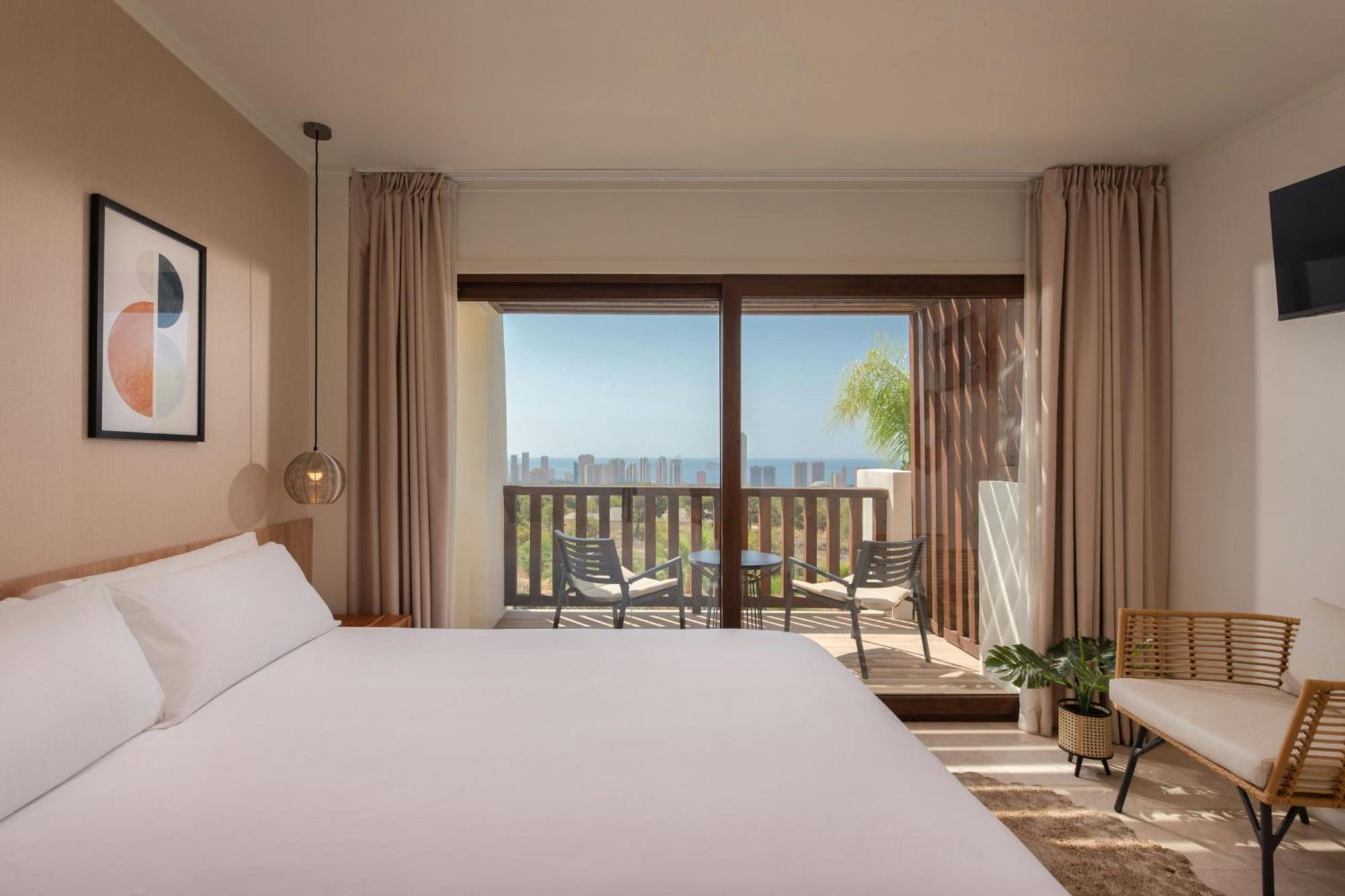 Villa Dúplex de 2 dormitorios con piscina, balcón y vistas al mar