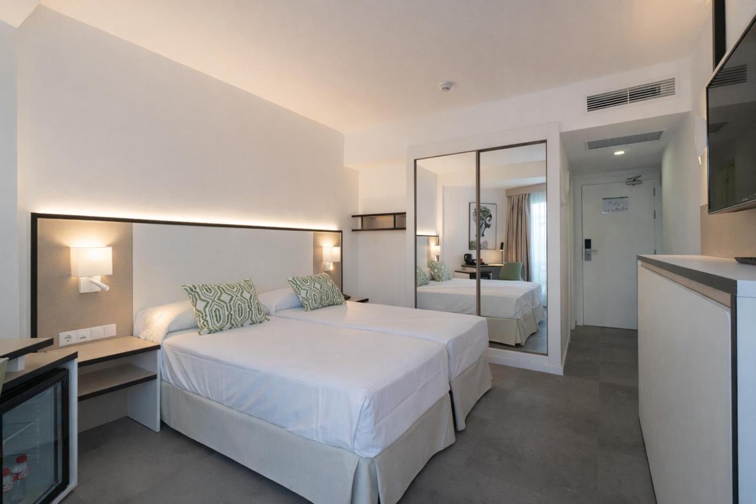 Twin Room Balcony,1765166795:JPEG